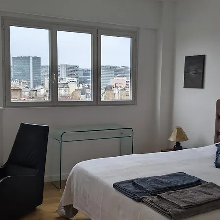 Gorgeous Penthouse Overlooking The Skyline アパート *