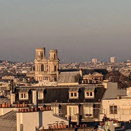 Gorgeous Penthouse Overlooking The Skyline アパート パリ